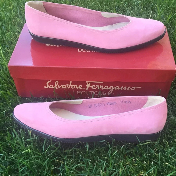 Salvatore Ferragamo Shoes - VTG Salvatore Ferragamo "Strana" flats